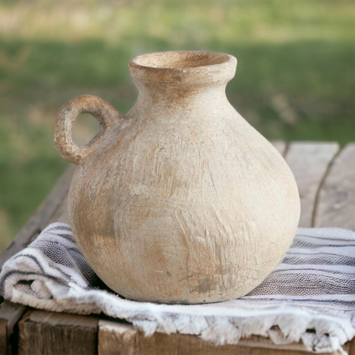 Cream Texture Handle Mini Vase